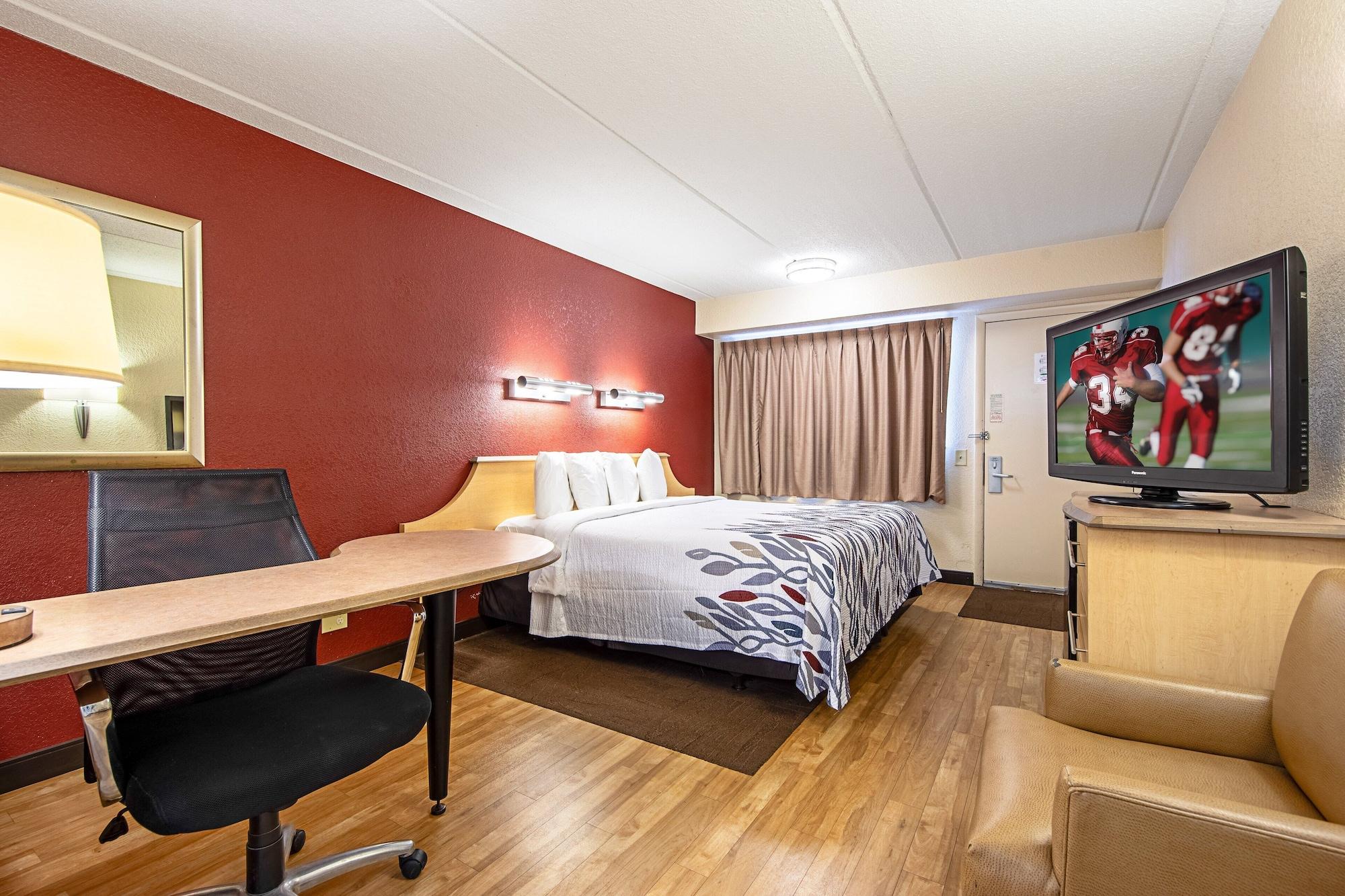 Red Roof Motel